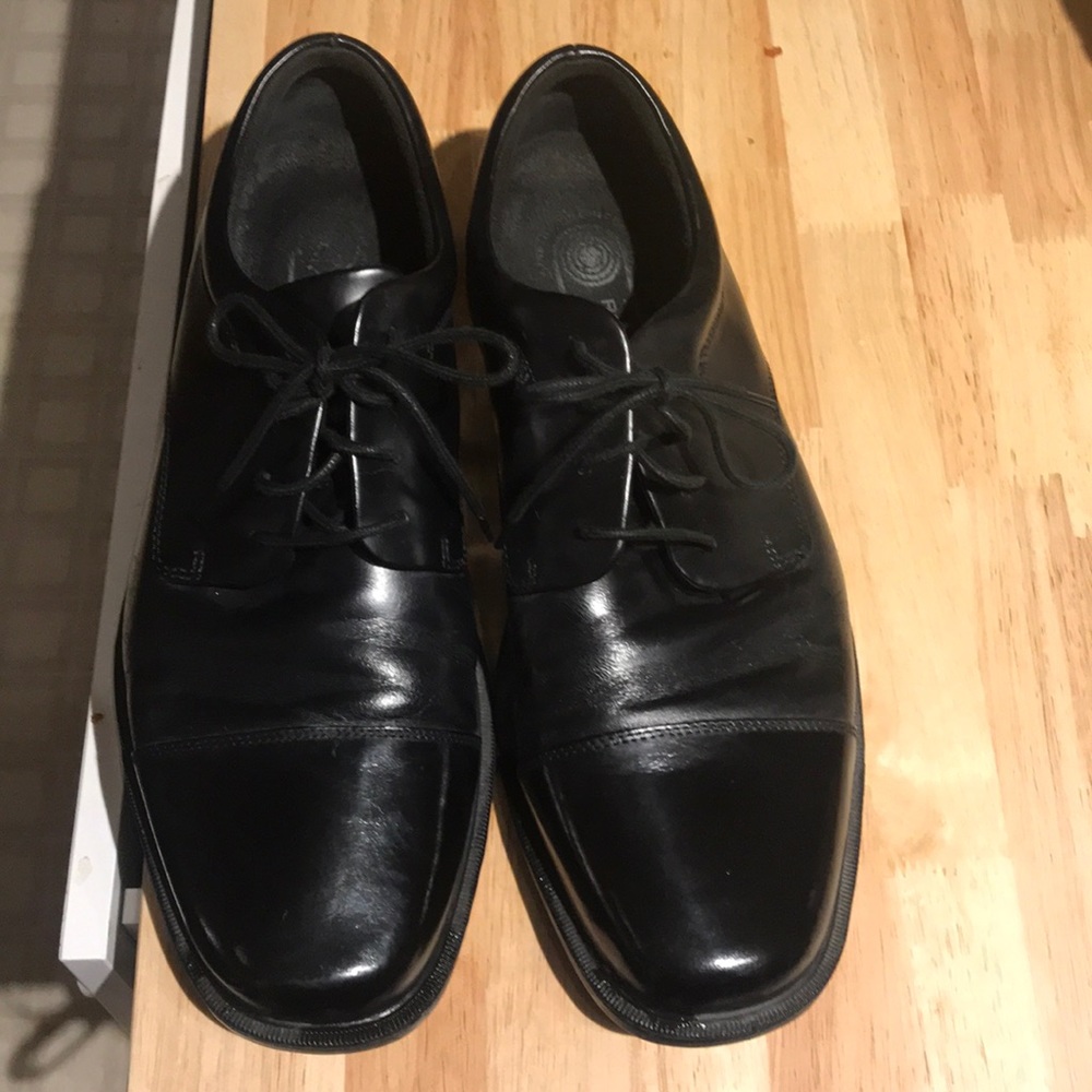Rockport leather waterproof dress shoes size 11